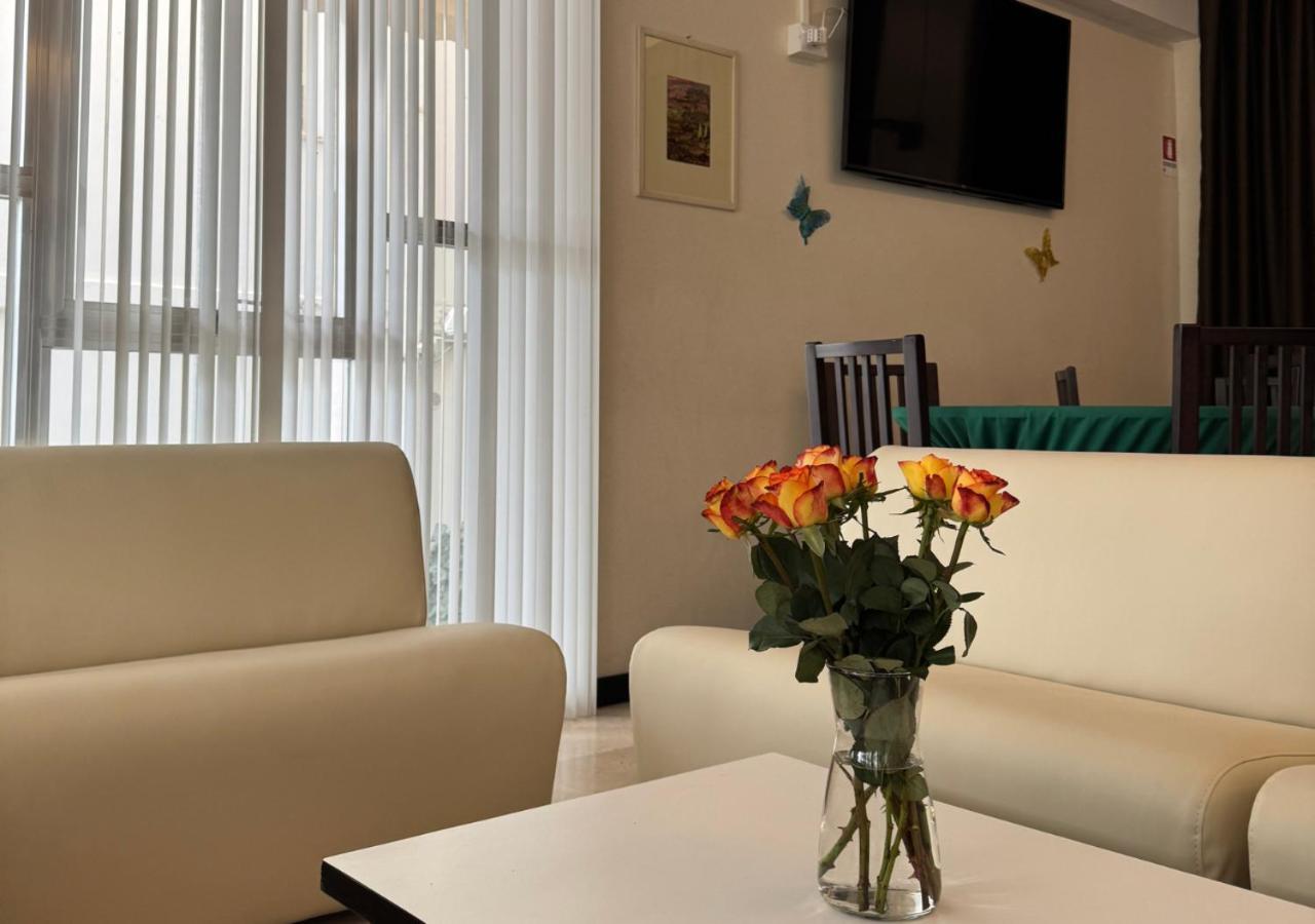 Hotel Riviera Nuova Gestione Cattolica Extérieur photo